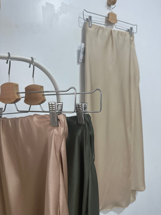 FALDA SATÉN CRUZADA