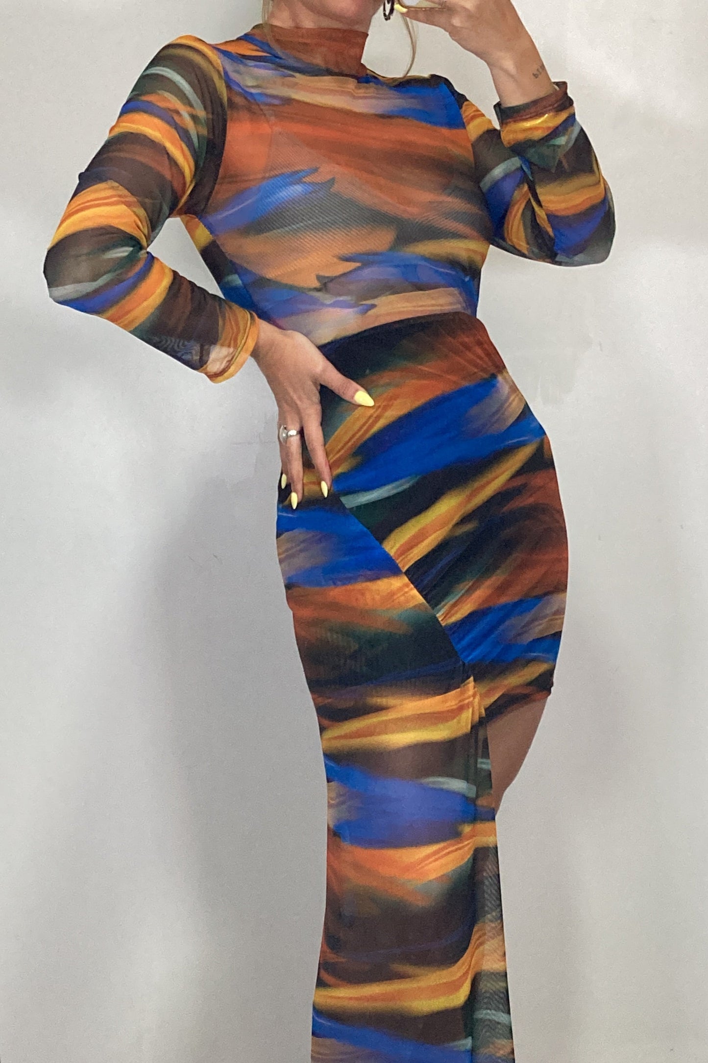 VESTIDO ASIMÉTRICO SEMITRANSPARENTE