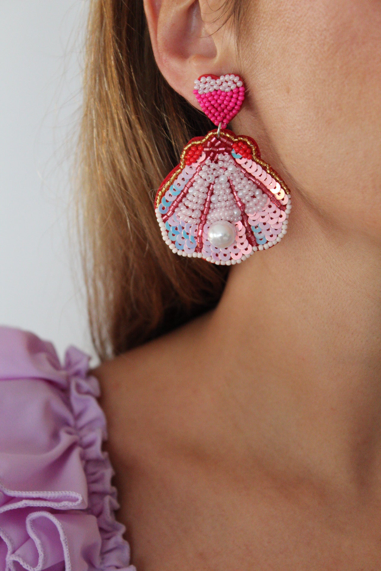 PENDIENTE CONCHA CUENTAS