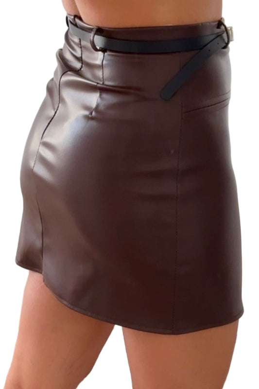 FALDA EFECTO CUERO CORT
