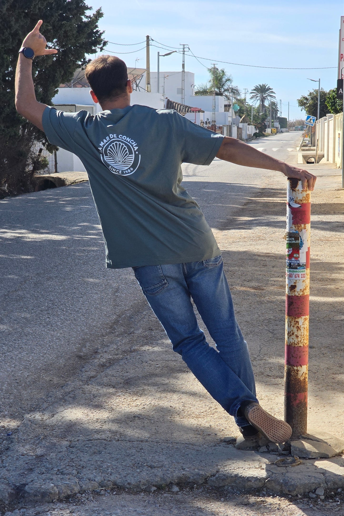 CAMISETA SURF OVER LMDC