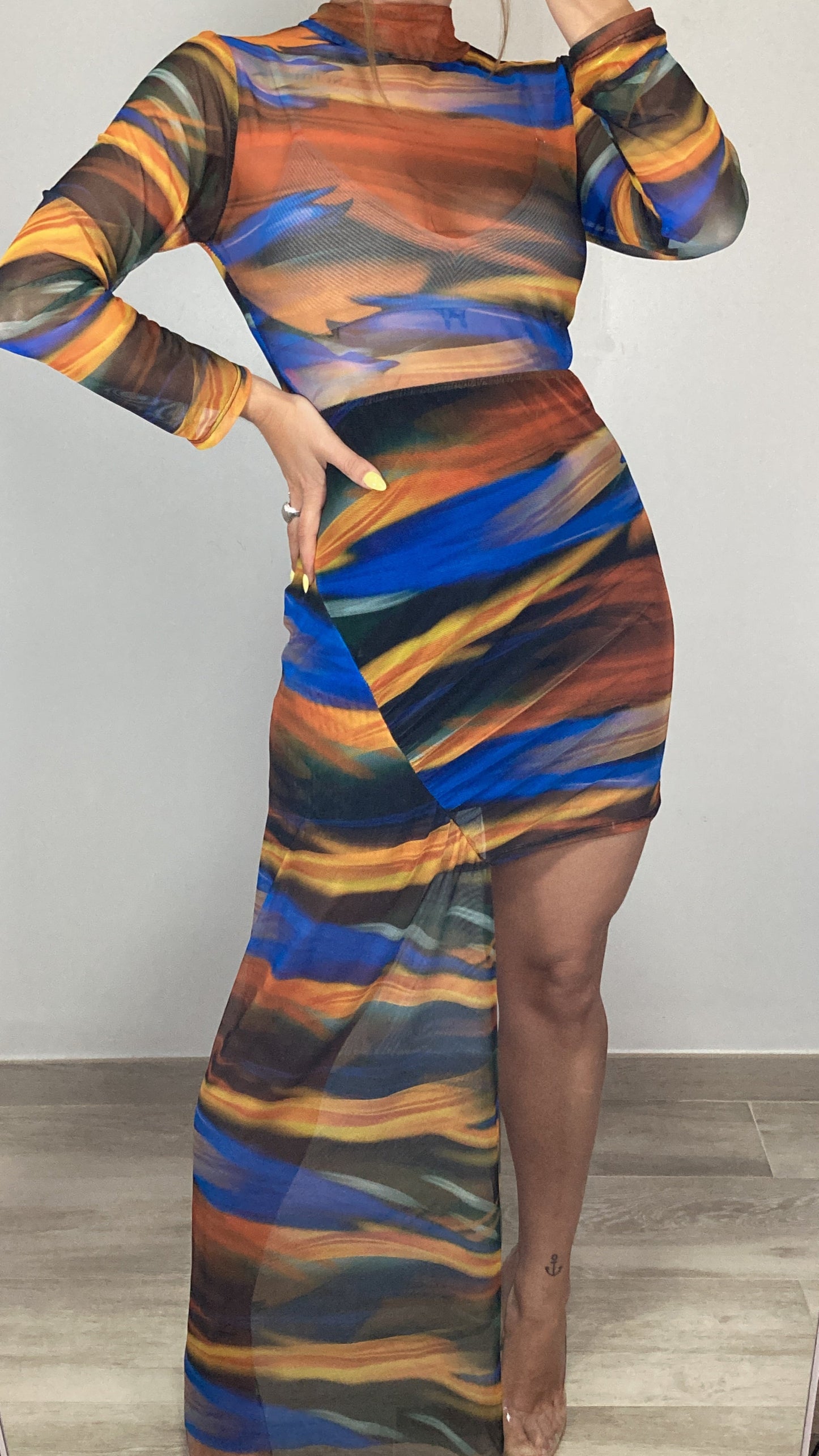 VESTIDO ASIMÉTRICO SEMITRANSPARENTE