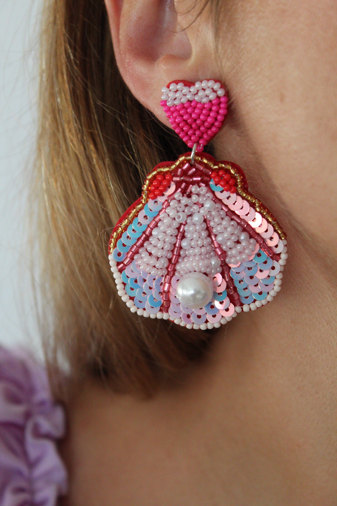 PENDIENTE CONCHA CUENTAS