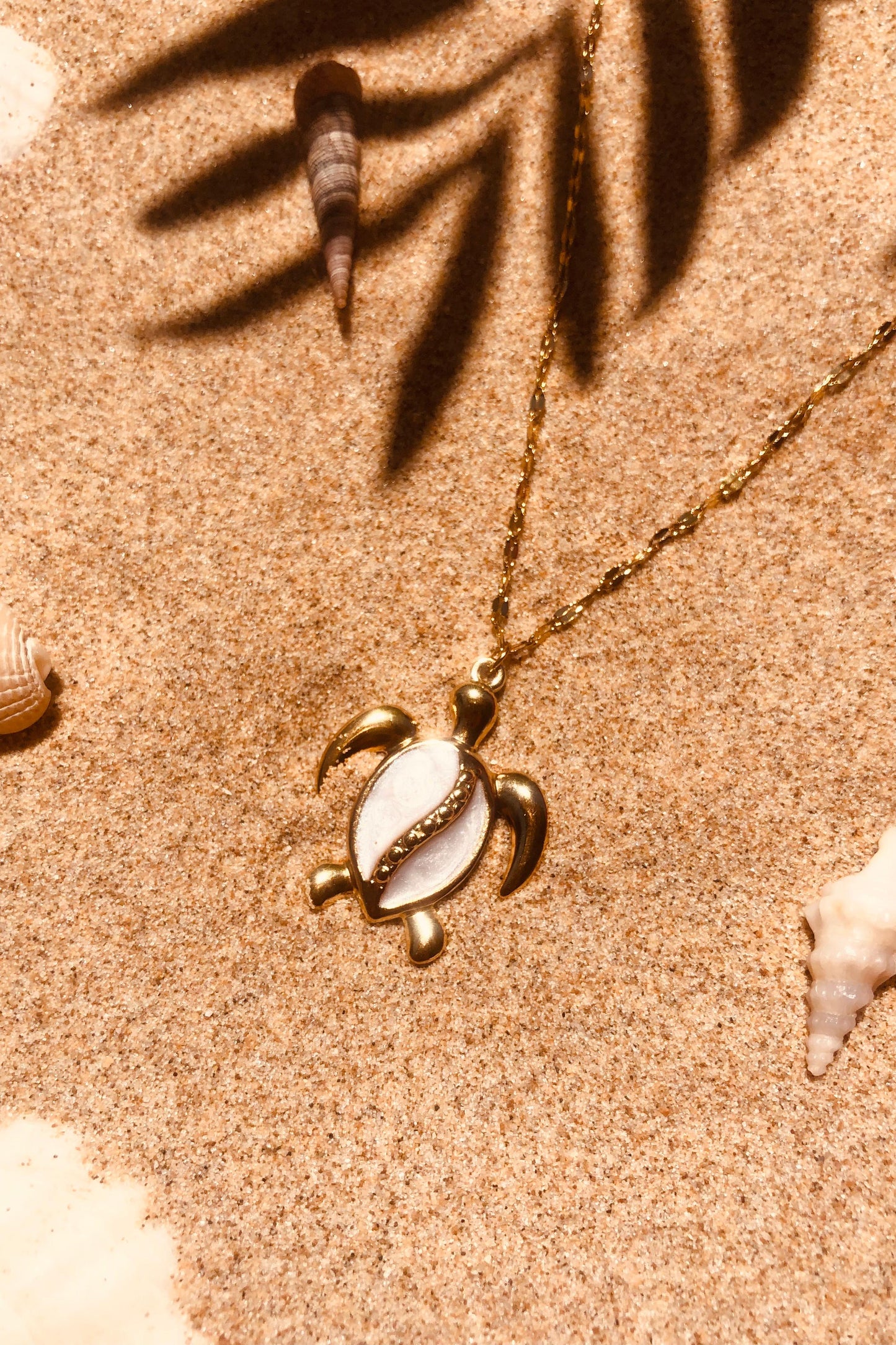 COLLAR TORTUGA MAR BLANCA