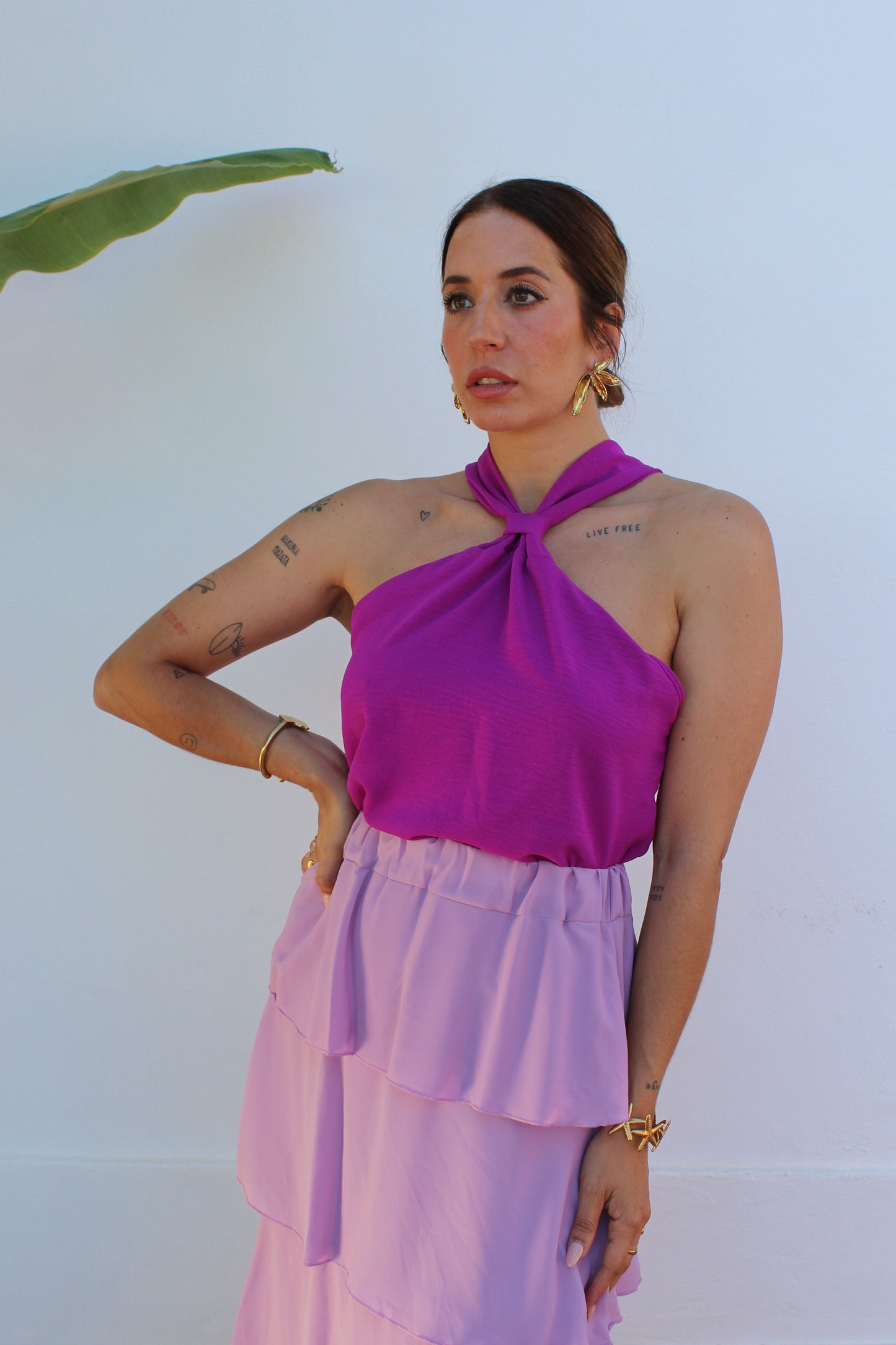 TOP ESCOTE HALTER NUDO